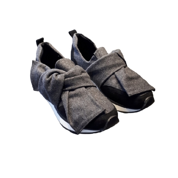 J Slides bow sneaker - Picture 2 of 5